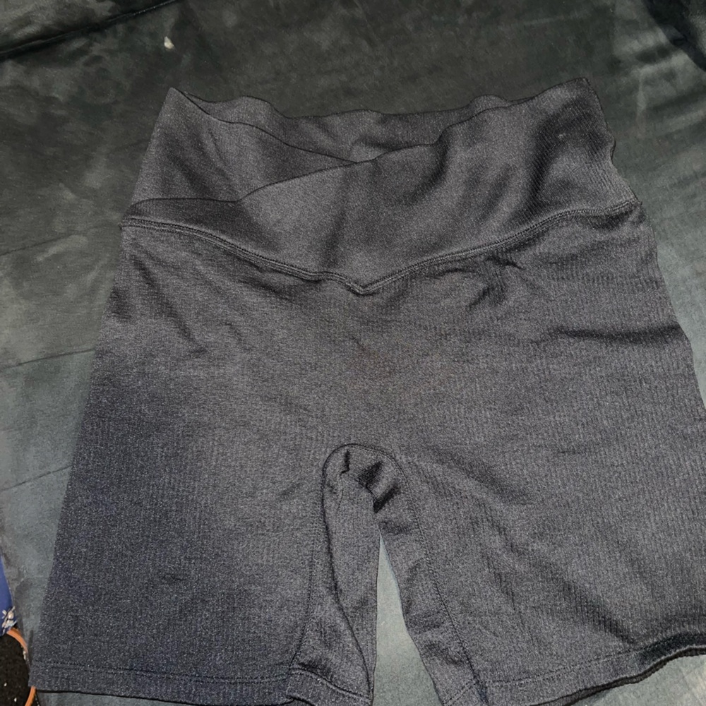 Cross over black biker shorts